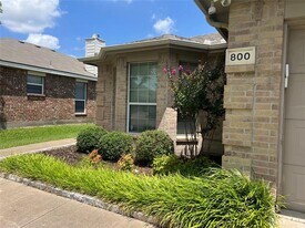 800 Mahogany Dr in Anna, TX - Building Photo