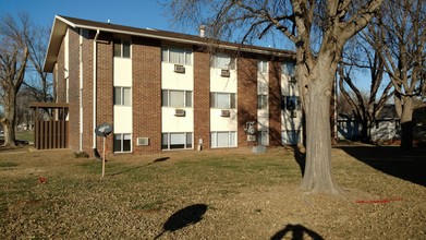 Oakwood Square Apartments in South Sioux City, NE - Building Photo - Other