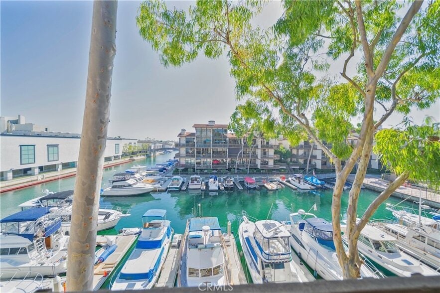 6336 Marina Pacifica Dr N in Long Beach, CA - Building Photo