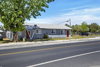 Suzie St Apartments in Winton, CA - Building Photo - Building Photo