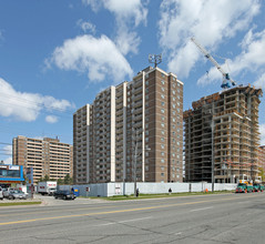 Verbana Apartments in Toronto, ON - Building Photo - Building Photo