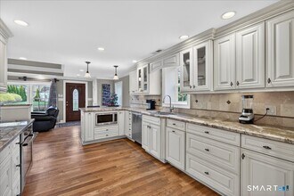 236 Clintonville Ln in North Haven, CT - Building Photo - Building Photo