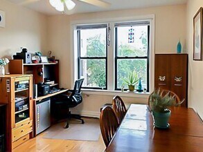 1941 W Winnemac Ave, Unit 2 in Chicago, IL - Foto de edificio - Building Photo