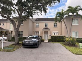 5570 SW 70th Pl S in Miami, FL - Building Photo