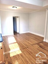 3814 W Thomas St, Unit 2 in Chicago, IL - Foto de edificio - Building Photo