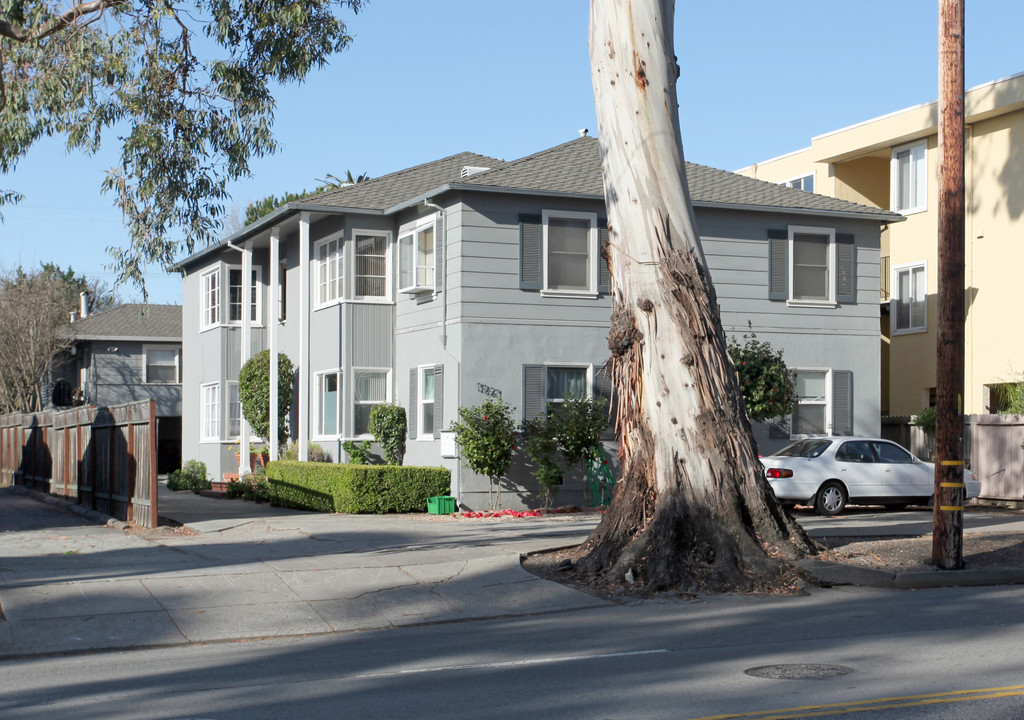 1461 El Camino Real in Burlingame, CA - Foto de edificio