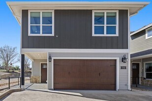 1706 Cedar Bend Dr in Austin, TX - Building Photo