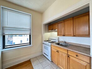 2737 N Spaulding Ave in Chicago, IL - Building Photo - Building Photo
