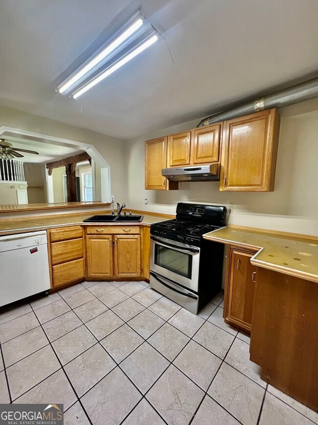 112 Cherry Ln in Athens, GA - Building Photo - Building Photo