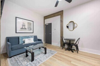214 Welch St in Houston, TX - Building Photo - Building Photo