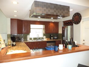 6210 SW 34th St in Miami, FL - Building Photo - Building Photo