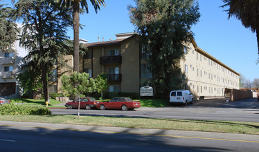 Terra Grande Apartments in Van Nuys, CA - Building Photo - Building Photo