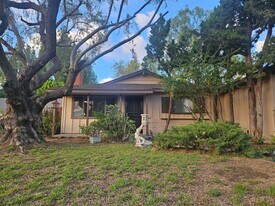 10609 Jimenez St in Los Angeles, CA - Building Photo