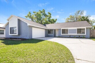 5138 Nashville Dr in Tampa, FL - Building Photo - Building Photo