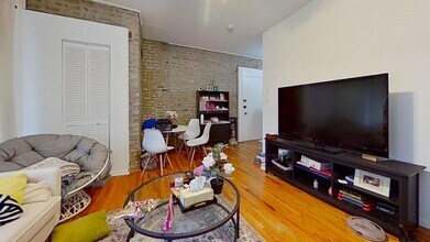 701 W Belmont Ave in Chicago, IL - Building Photo - Building Photo