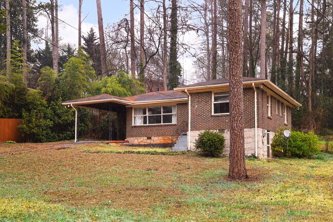 3178 Pinehill Drive in Decatur, GA - Building Photo - Building Photo