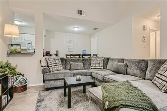 2126 Redwing Way in Round Rock, TX - Building Photo - Building Photo