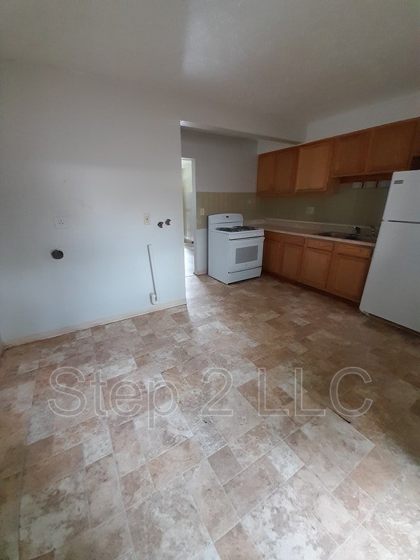 244 E Prospect St in Painesville, OH - Building Photo - Building Photo