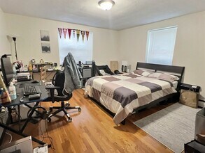 217 Kent St in Brookline, MA - Building Photo - Building Photo