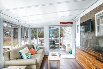 185 Cotuit Rd in Sandwich, MA - Building Photo - Building Photo