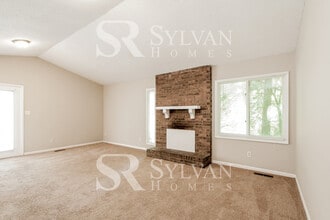 1049 Pineborough Rd in Charlotte, NC - Building Photo - Building Photo