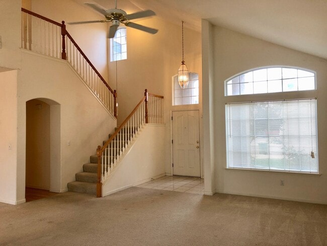 5373 W Roberts Ave in Fresno, CA - Building Photo - Building Photo