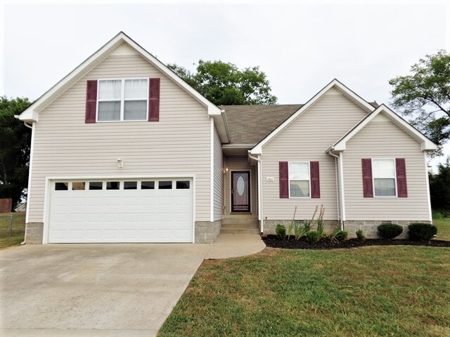 3823 Angelise Ln