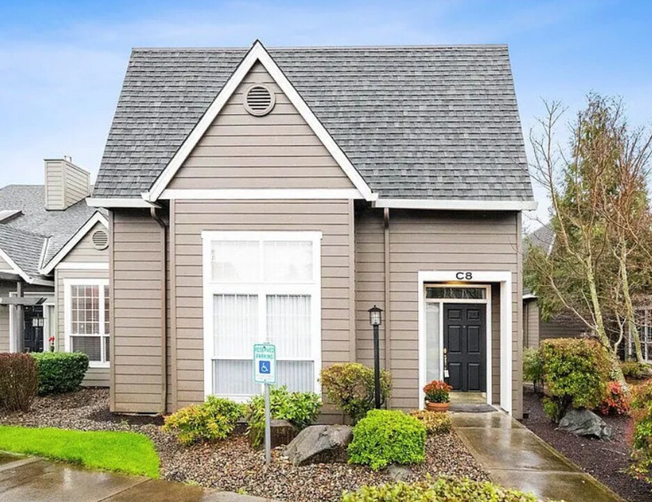 9008 NE 54th St in Vancouver, WA - Building Photo