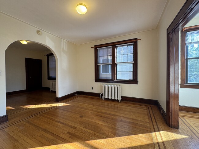 168 Cedar St, Unit 1st FL in Cliffside Park, NJ - Building Photo - Building Photo