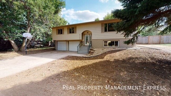 3 Bed 3 Bath Home in Sioux Falls!