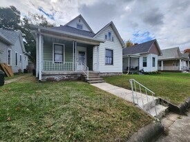 1027 7th Ave in Terre Haute, IN - Building Photo
