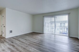 847 NE 55th Ave in Portland, OR - Building Photo - Building Photo