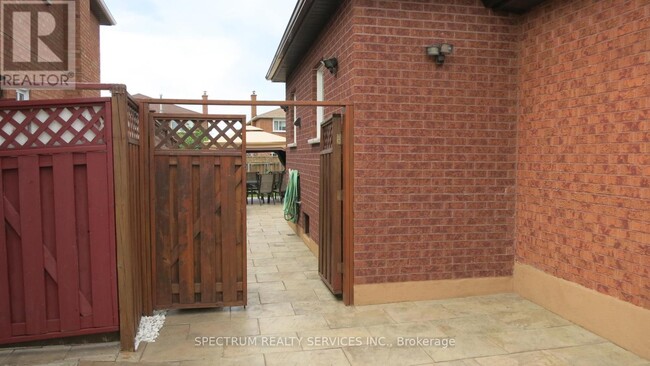 8432 Martin Grove Rd in Vaughan, ON - Building Photo - Building Photo