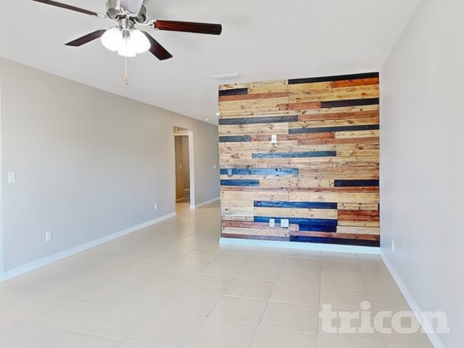 1479 Swan Lake Cir, Unit 1303 in Dundee, FL - Building Photo - Building Photo