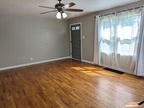 1671 Woods Dr in Dayton, OH - Building Photo - Building Photo