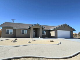 21471 Reed Pl in California City, CA - Building Photo