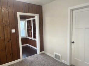 1819 W Horne Ave, Unit 1819 in Sioux City, IA - Foto de edificio - Building Photo