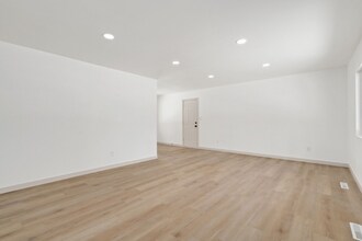 413 Irish Dr in Fort Collins, CO - Foto de edificio - Building Photo