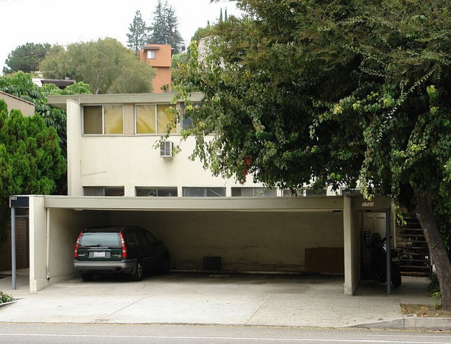 1731 Silver Lake Blvd