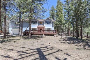 1201 Fox Farm Rd, Unit D07 in Big Bear, CA - Building Photo