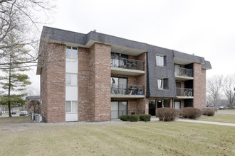 Heritage Manor in Orland Park, IL - Foto de edificio - Building Photo