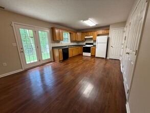 5014 Lea Ann Way in Louisville, KY - Building Photo - Building Photo
