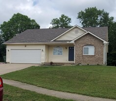 276 W Pinehurst St in Sidney, OH - Building Photo