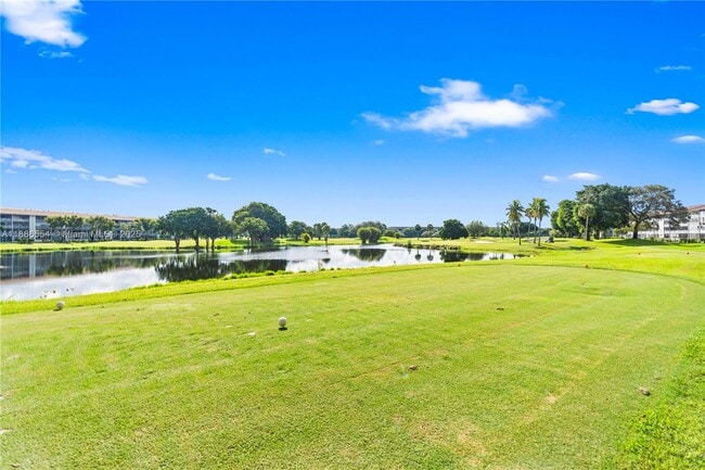 301 SW 135th Ave in Pembroke Pines, FL - Building Photo - Building Photo