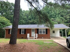 6605 Rex Rd in Holly Springs, NC - Building Photo