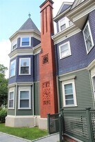 25 Highland Ave, Unit 1R in Cambridge, MA - Building Photo