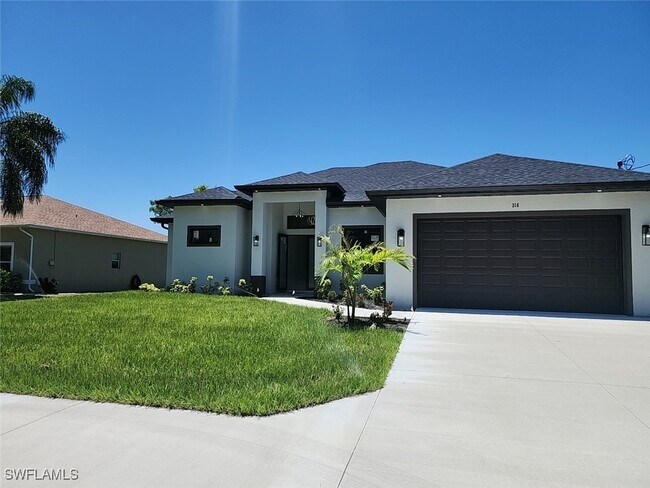 316 Jacaranda Pkwy E in Cape Coral, FL - Building Photo - Building Photo