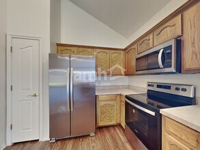 10613 Big Oak Dr in Fort Worth, TX - Building Photo - Building Photo
