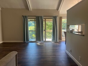 2067 Ascot Dr in Moraga, CA - Foto de edificio - Building Photo