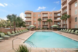 3505 Sage Rd in Houston, TX - Building Photo - Building Photo